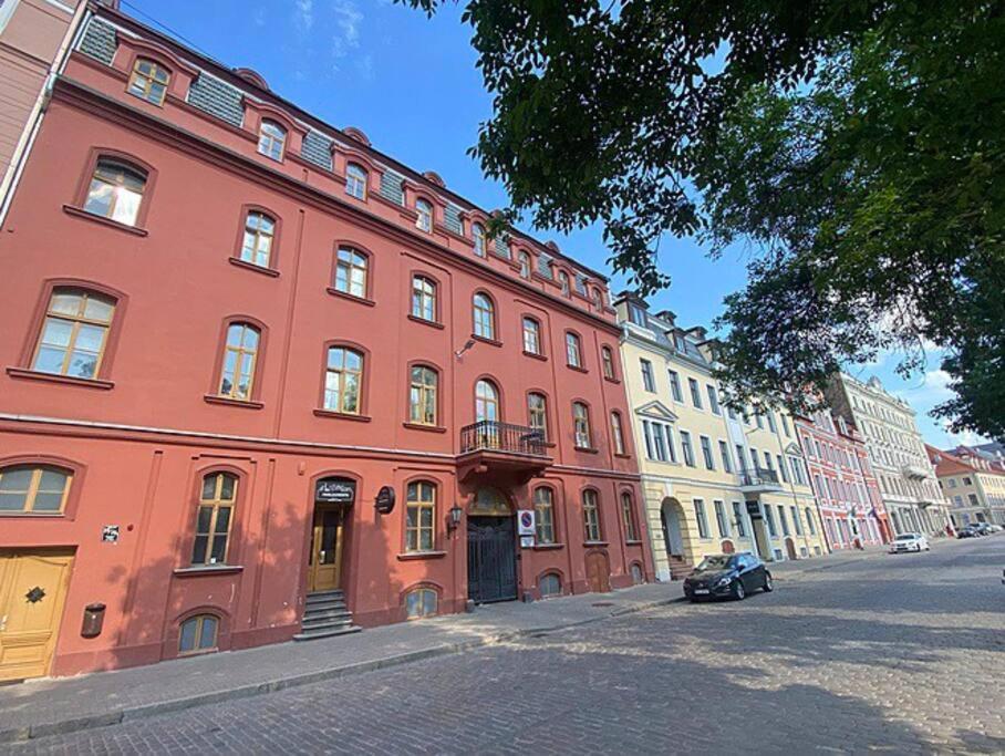 Spacious Old Town Family Peachy 2 Bedrooms Apartment, Nearby The Riga Presidential Castle Esterno foto