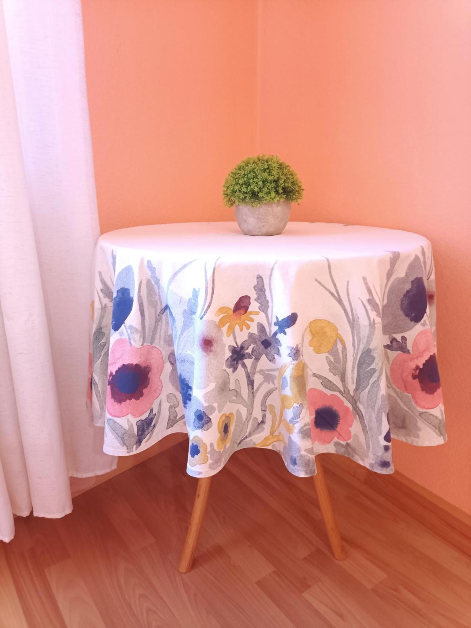 Spacious Old Town Family Peachy 2 Bedrooms Apartment, Nearby The Riga Presidential Castle Esterno foto