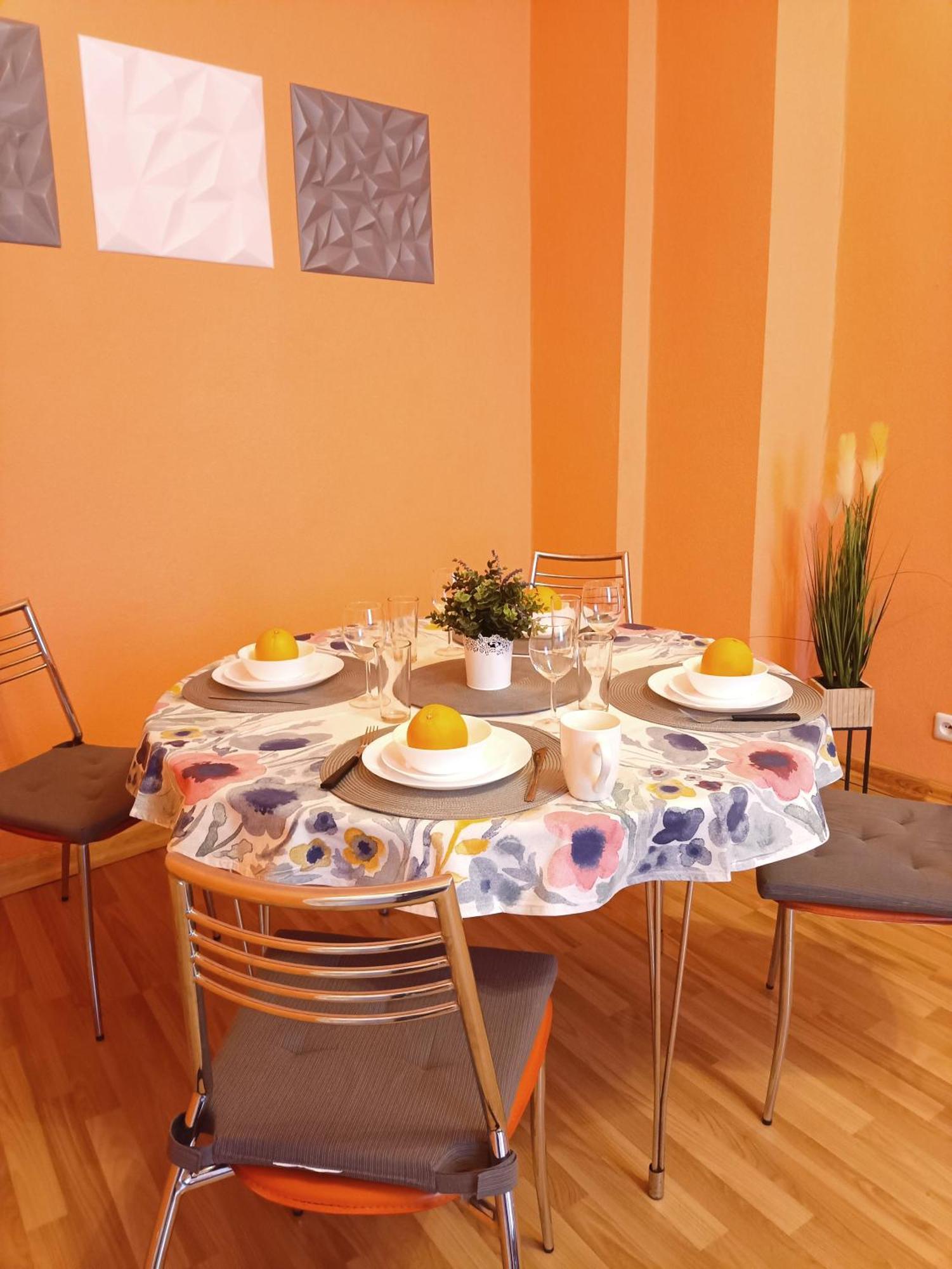 Spacious Old Town Family Peachy 2 Bedrooms Apartment, Nearby The Riga Presidential Castle Esterno foto